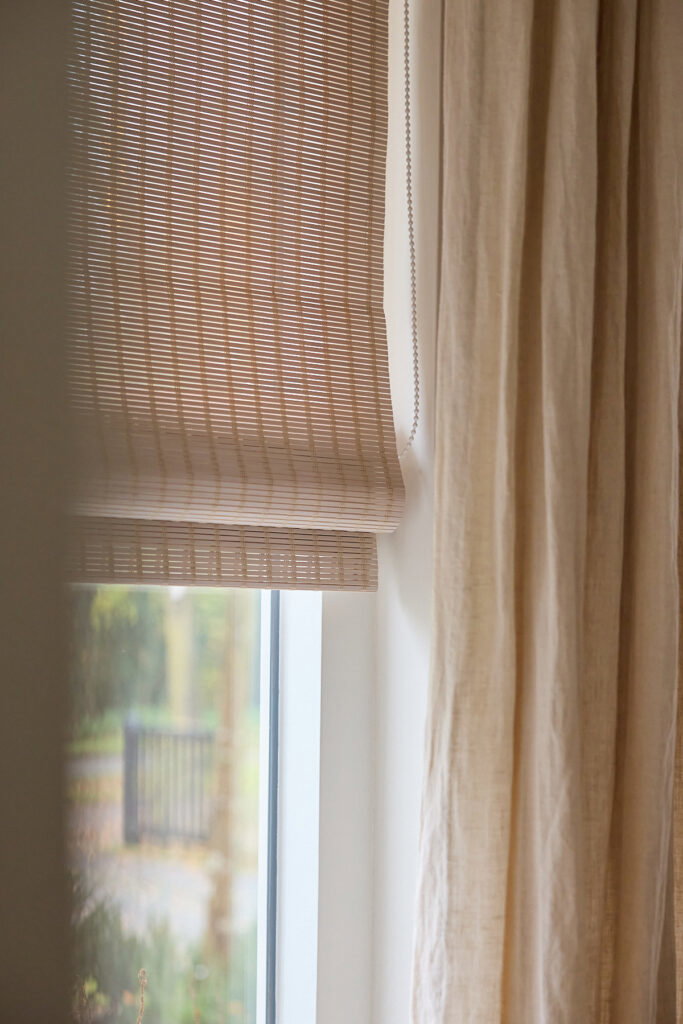 Raamdecoratie in woonkamer