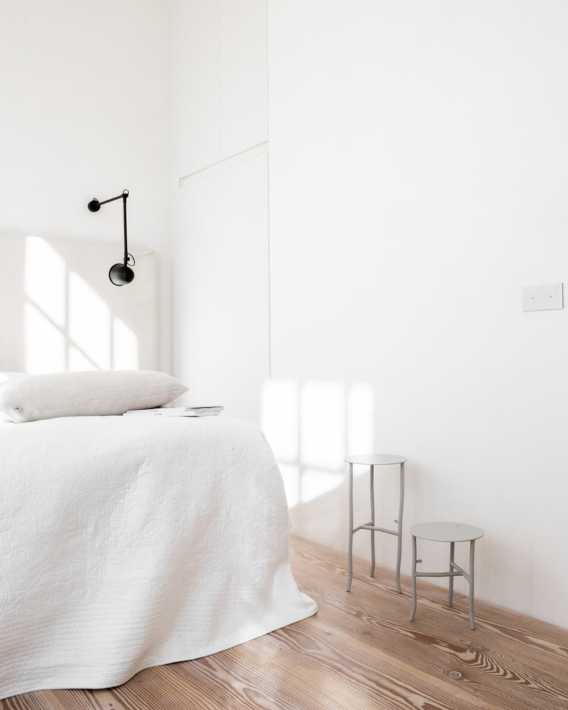 slaapkamer met natuurlijk licht