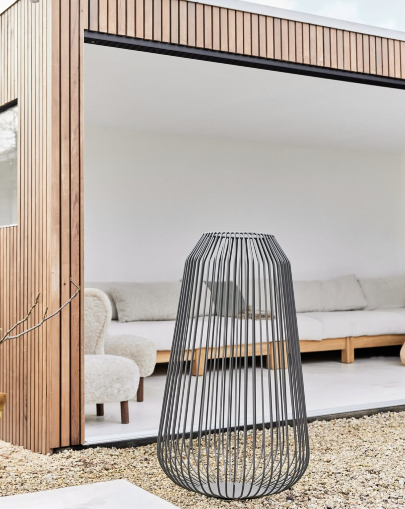 grote tuinvaas in zwart