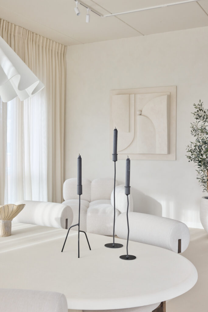 kandelaren zwart kwilleminhuis op eettafel