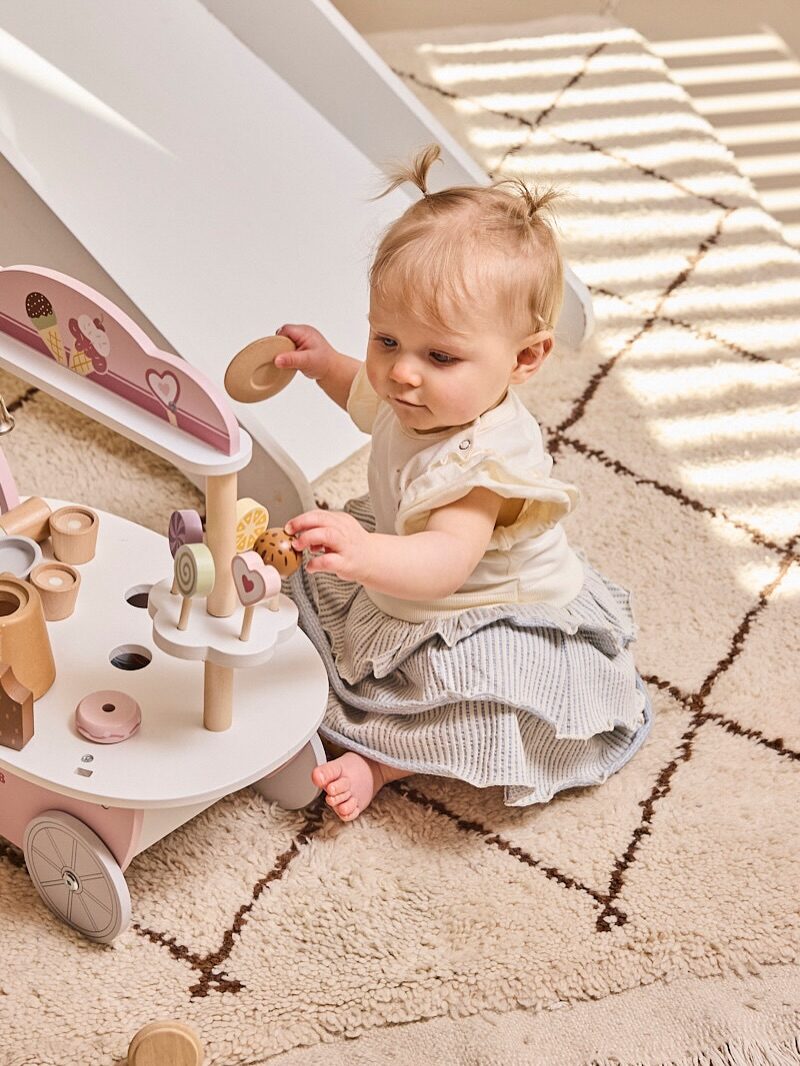 Instagram post from houseofiam_. This post is in position 12.