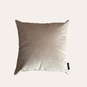 Sierkussen Juliana Beige – Luxe Velours met Dierenhuid Patroon