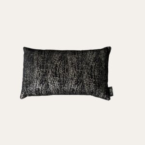 Sierkussen Amalia Zwart – Luxe Velours met Goudkleurig Patroon